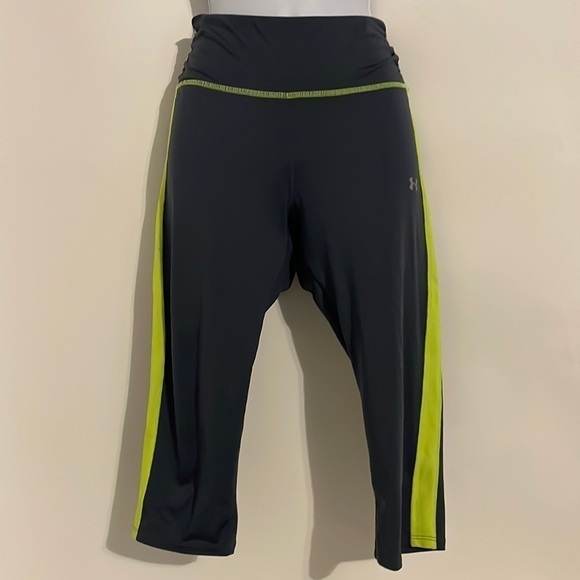 UNDER ARMOUR Capri Leggings! - Picture 1 of 4